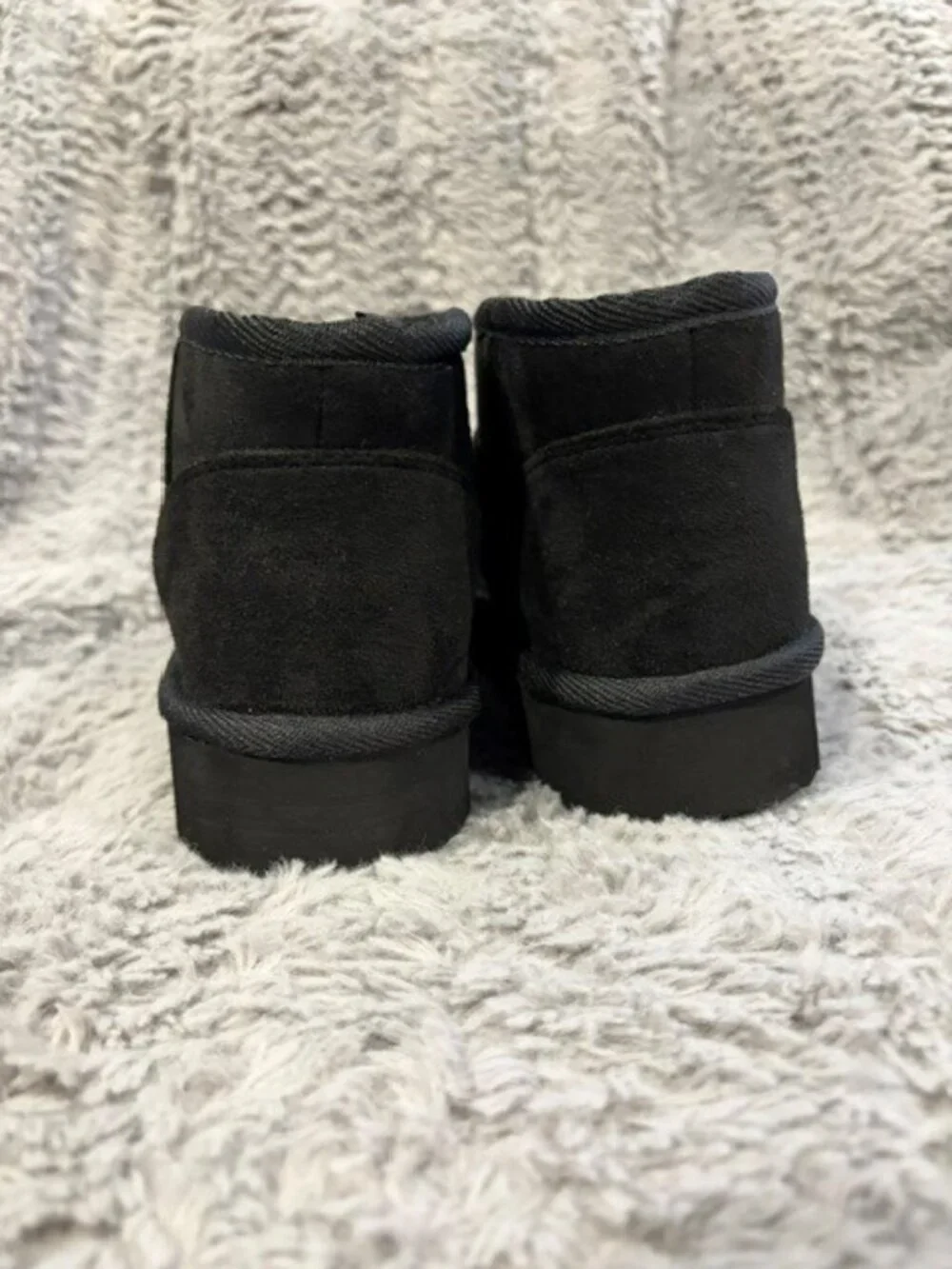 Girls Low Platform Black Teddy Boots - Size 3Y - NWOT!!